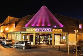 Le casino JOA d'Etretat
