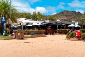 Picnic Bay Hotel