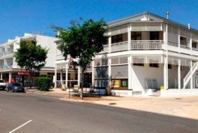 Rainbow Beach Hotel