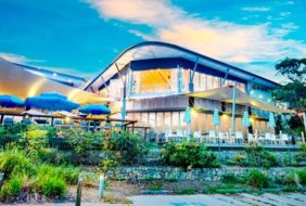 Stradbroke Island Beach Hotel / Spa Resort