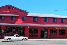 Sarina Hotel