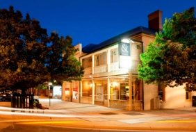Cobb & Co Boutique Hotel