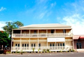 Gracemere Hotel