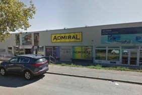 Admiral Club Weibes Kreuz Strabe