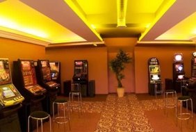 Casino Tete-a-Tete Lyros 13