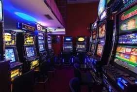 Admiral slot club Bulevar dr. Zorana Dindica 10