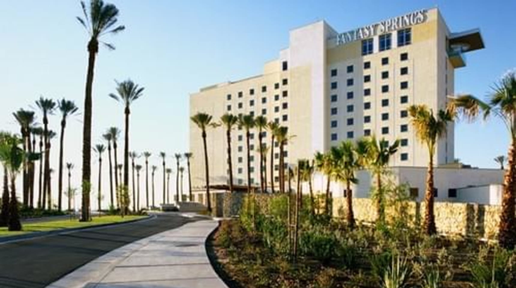 hotels near fantasy springs casino