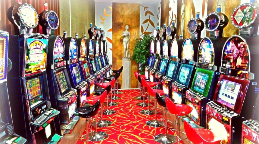 Casino Cezar igralni salon