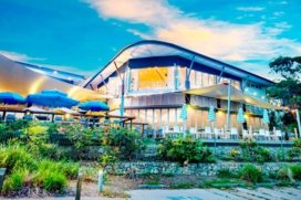 Stradbroke Island Beach Hotel / Spa Resort