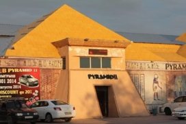 Slot Club Pyramid