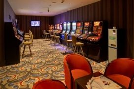 Lazybu ir losimo automatu salonas "OlyBet" Savanoriu