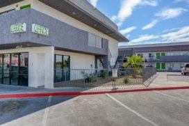 Siegel Slots and Suites